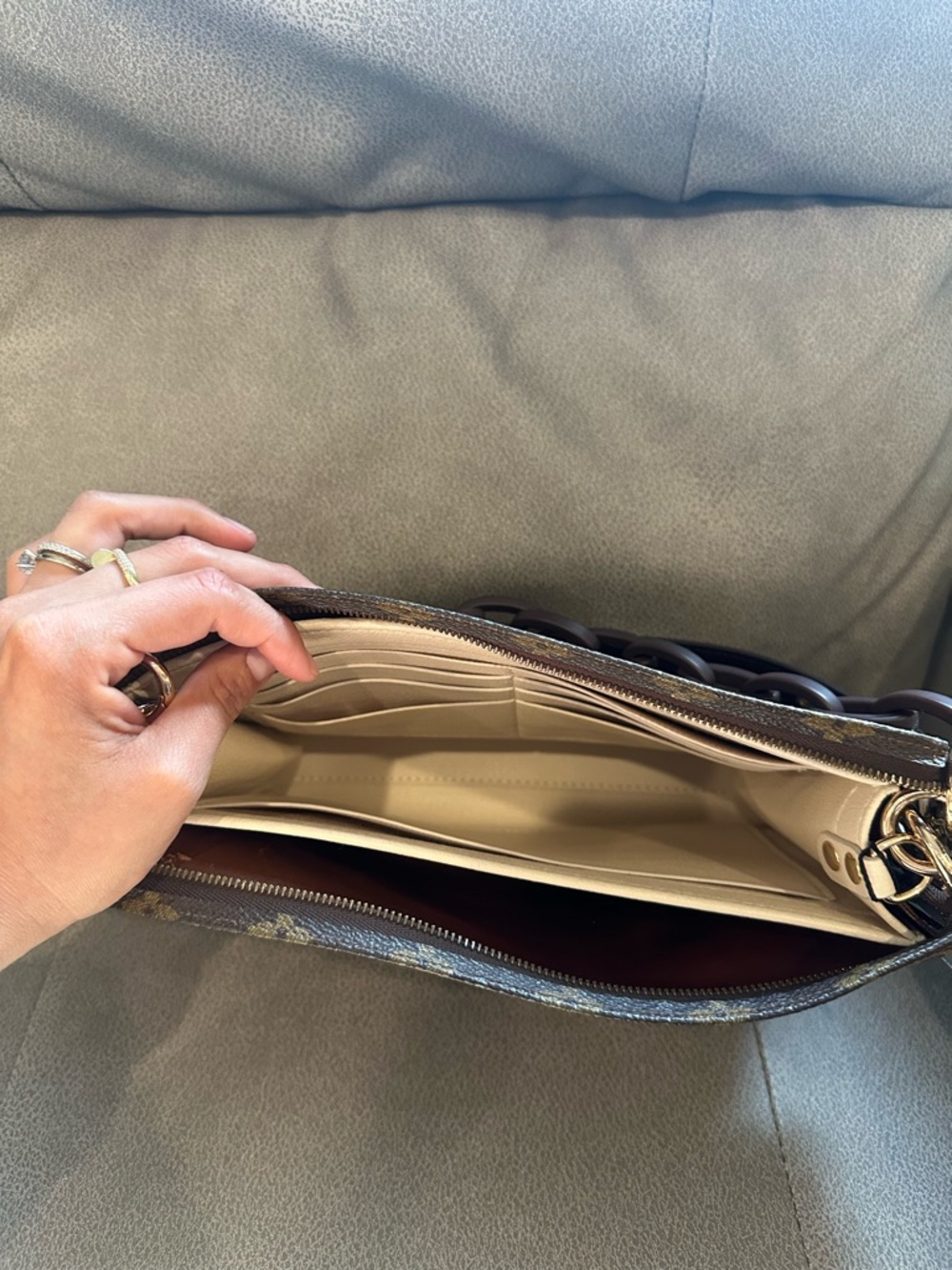 Louis Vuitton Brown Monogram pouch clutch bag - Picture 7 of 16